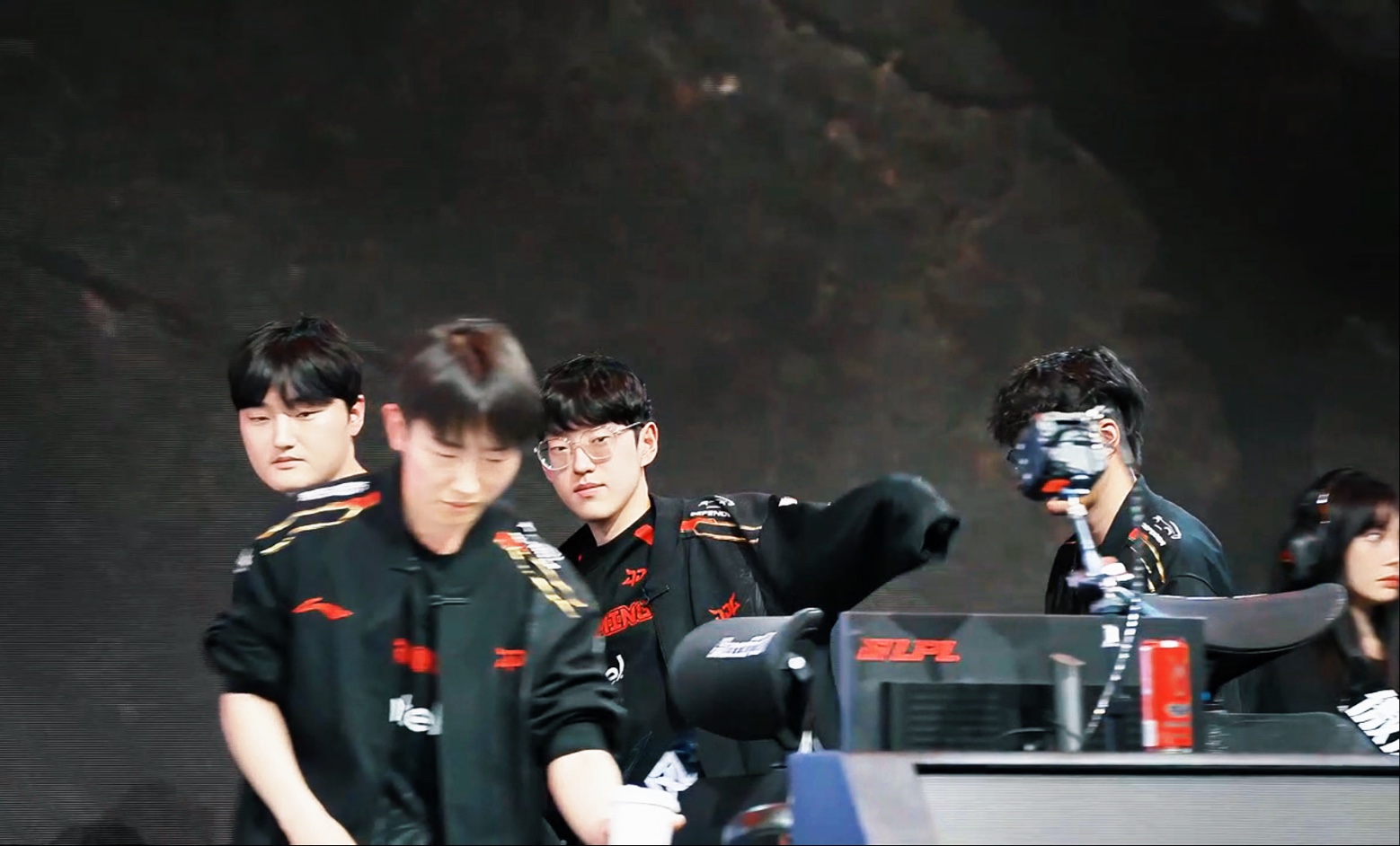 Scout在DWG比赛中绝杀,关键助攻引发热议!(scout lpl) Scout在DWG比赛中绝杀,关键助攻引发热议!(scout lpl)