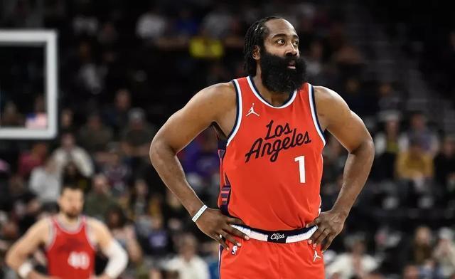 哈登在公牛比赛中回归赛场,败北引发热议! 哈登在公牛比赛中回归赛场,败北引发热议!